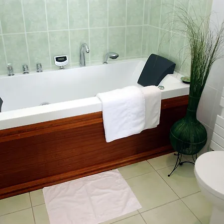 Agur Deneri 3* סיבור