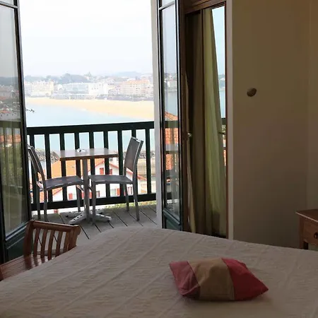 Agur Deneri מלון 3*