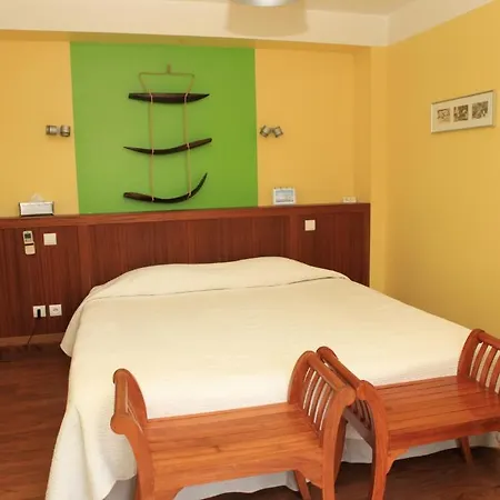 Agur Deneri Hotel 3*