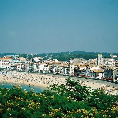 Agur Deneri Hotel 3*