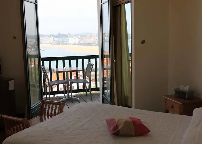 Agur Deneri Hotel 3*